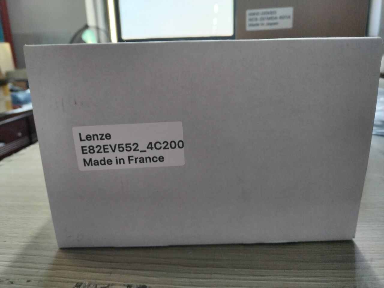 LENZE E82EV552_4C200變頻器