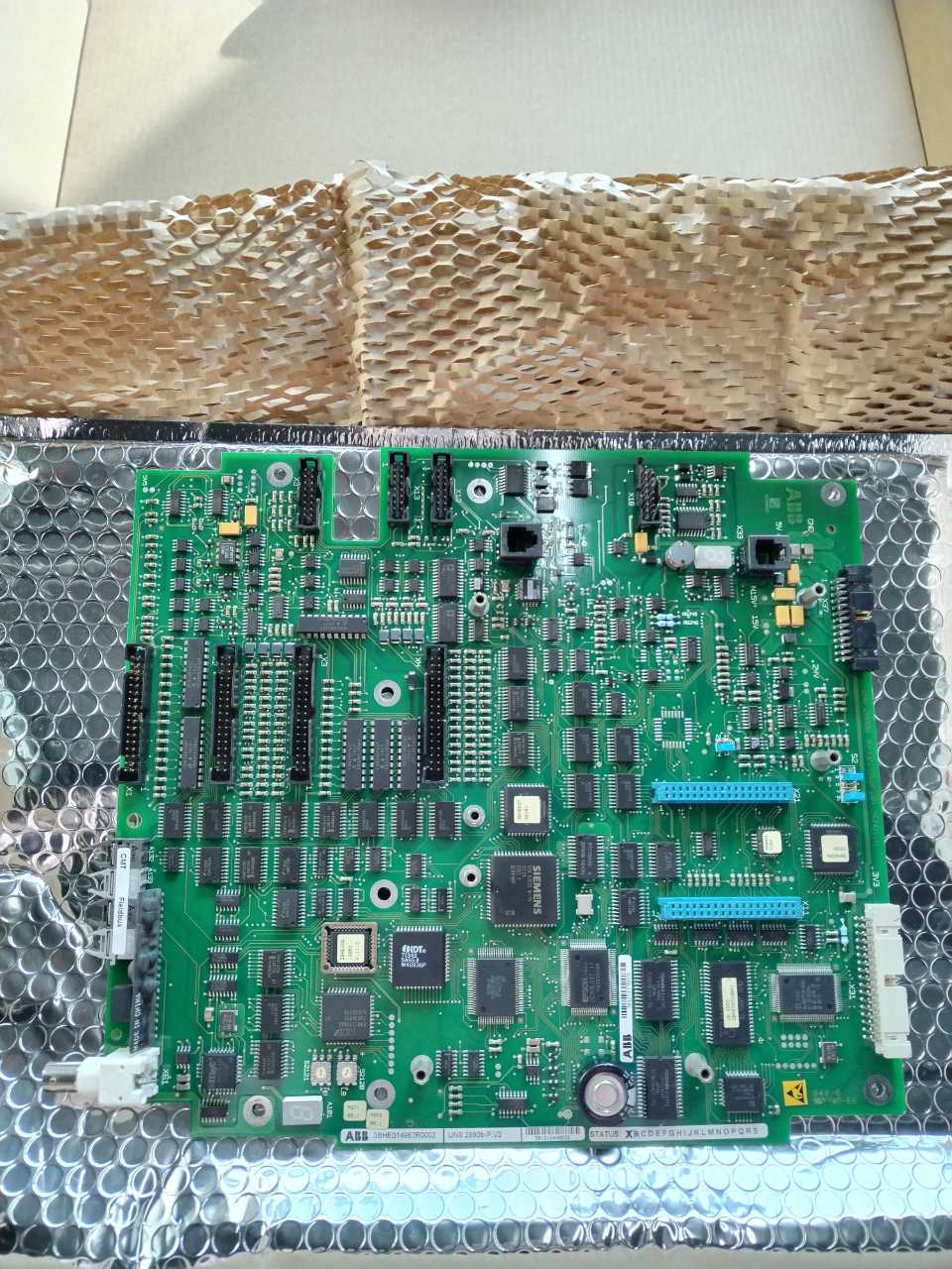 ABB 3BHE014967R0002 UNS 2880b-P，V2 控制板