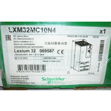 將圖片載入圖庫檢視器 Schneider Electric LXM32MC10N4 Lexium 32 Servo Drive