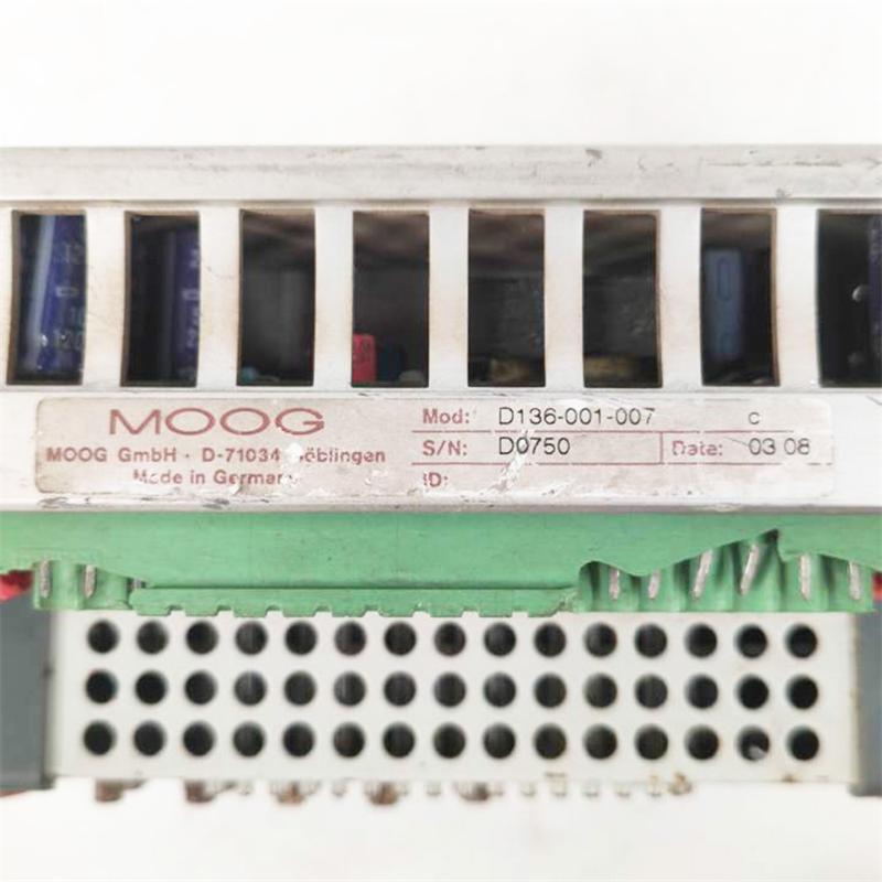 MOOG D136-001-007 控制器模組
