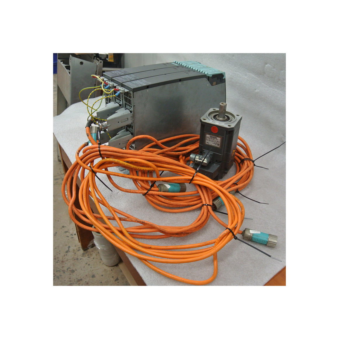 Siemens Servo Motor 1FK7042-5AF71-1DG5 1FK7 042-5AF71-1DG5 Used In Good Condition - Rockss Automation