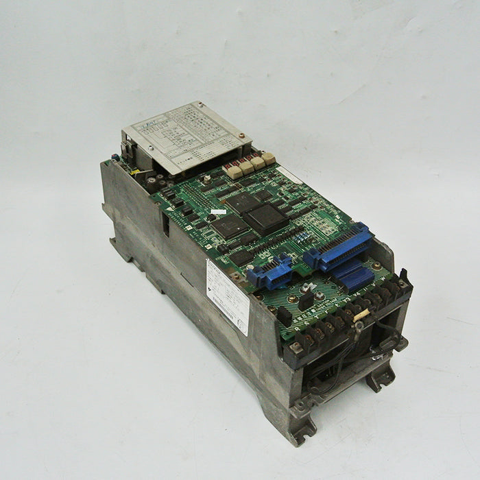 安川 CACR-SR44BE13SY10 變頻器輸入 200-230V