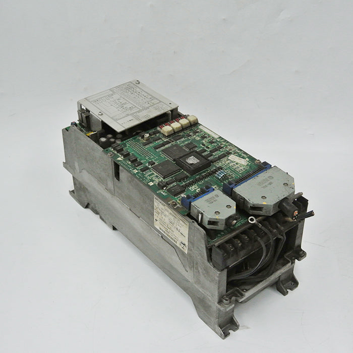 安川 CACR-SR30BE13S 變頻器輸入 200-230V