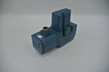 Load image into Gallery viewer, MOOG D661-5046 Hydraulic Servo Valve - Rockss Automation