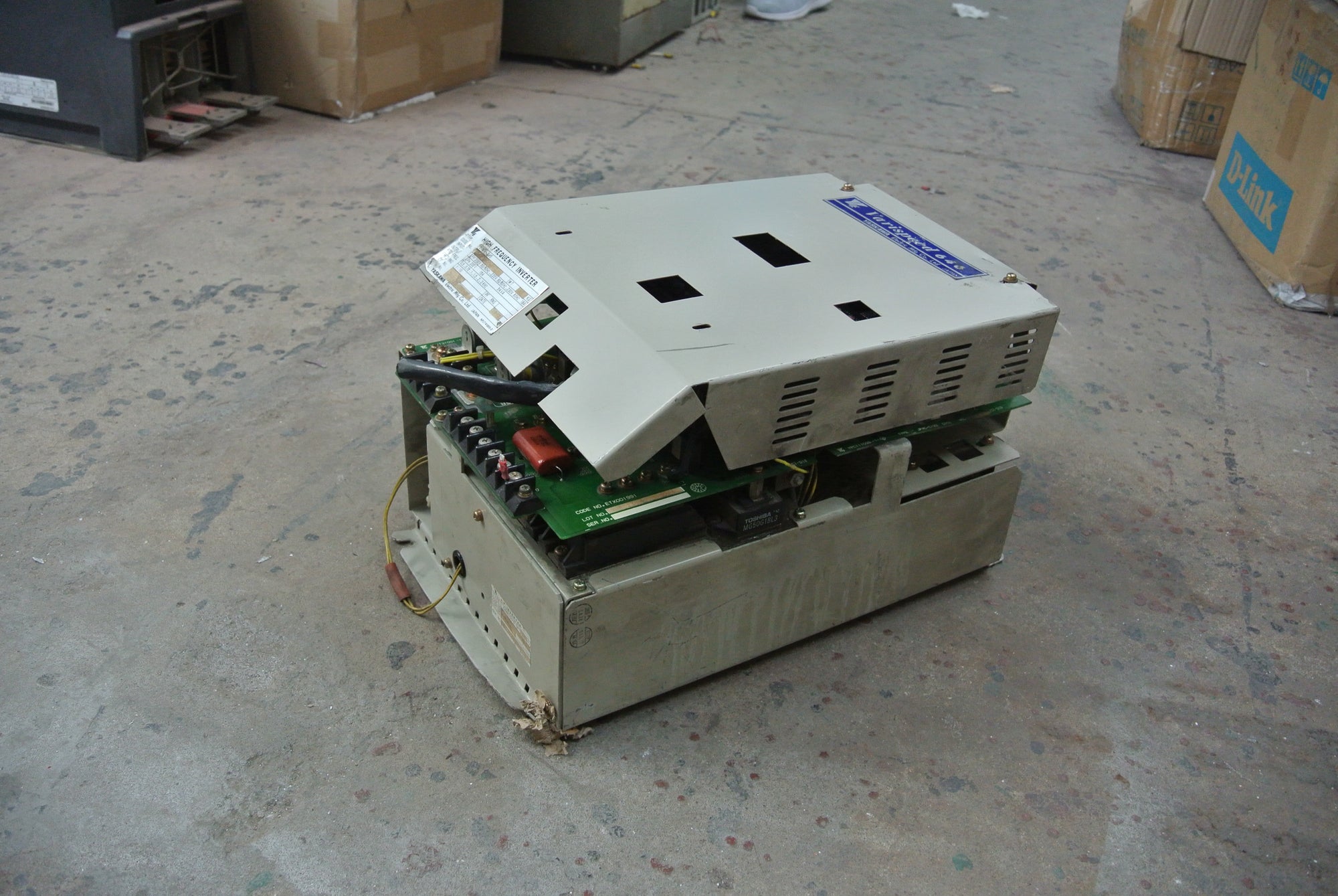 安川 CIMR-DVS 高頻變頻器 輸入200-230V