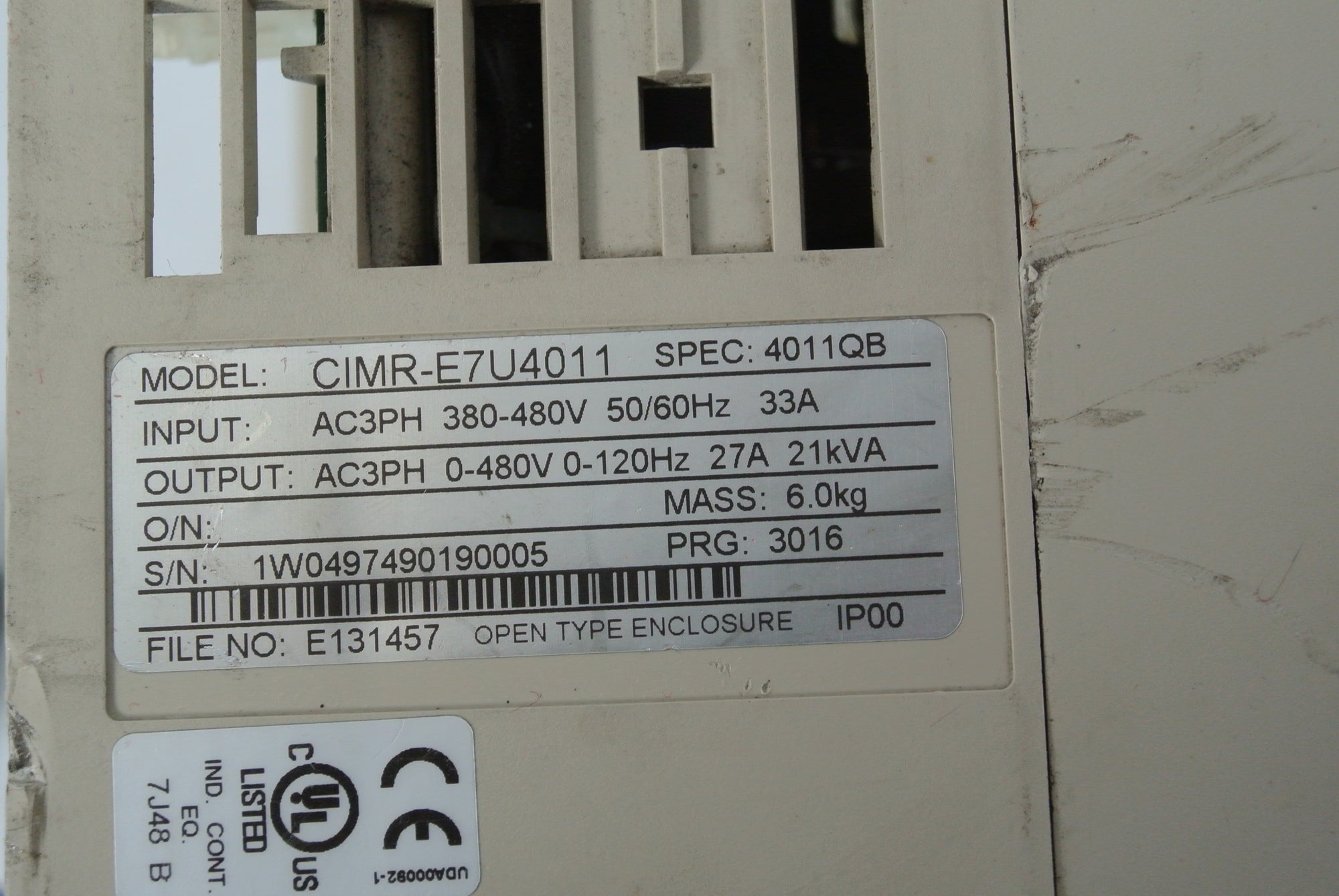 安川 CIMR-E7U4011 變頻器輸入 380-480V