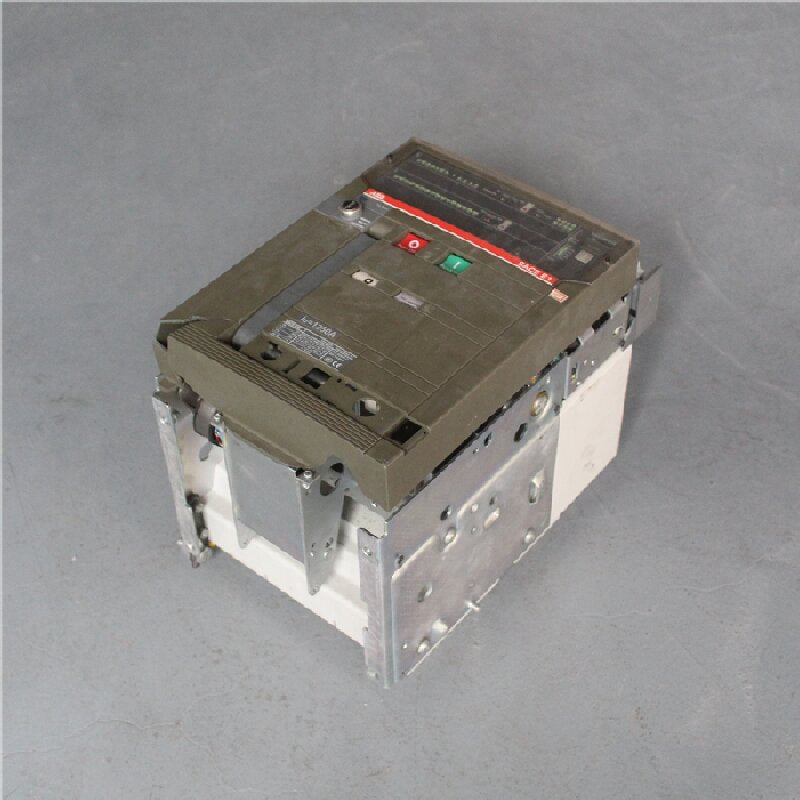 ABB SACE E1B 斷路器，附 ABB sace PR121/P 固態程式設計器 LSI