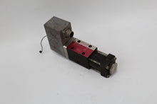 Load image into Gallery viewer, MOOG D633-308A Hydraulic Servo Valve - Rockss Automation