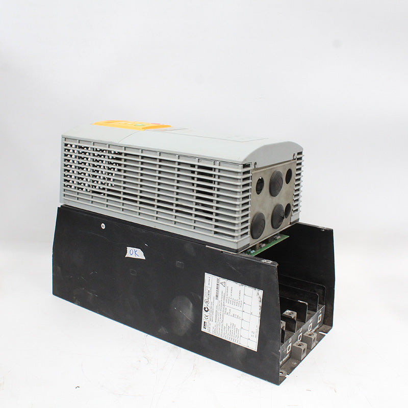 Eurotherm 590P/0110/500/0011/UK/AN/0/0/0 590P-53311020-P00-U4A0 直流調速器