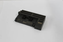 Load image into Gallery viewer, SIEMENS 6ES7193-1CL00-0XA0 TB32L Module Base - Rockss Automation