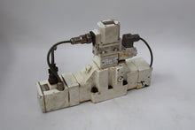 Load image into Gallery viewer, MOOG J061-111A J662C120 Hydraulic Valve Unit - Rockss Automation