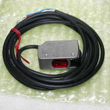 將圖片載入圖庫檢視器 Keyence LR-ZH500N Laser Sensor