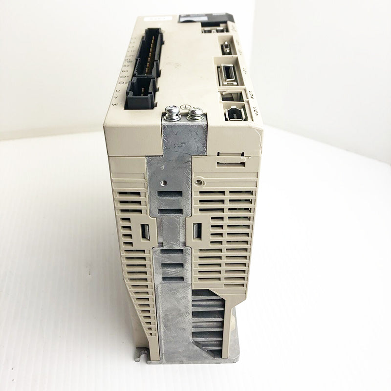 安川SGDV-7R6A11A伺服驅動器